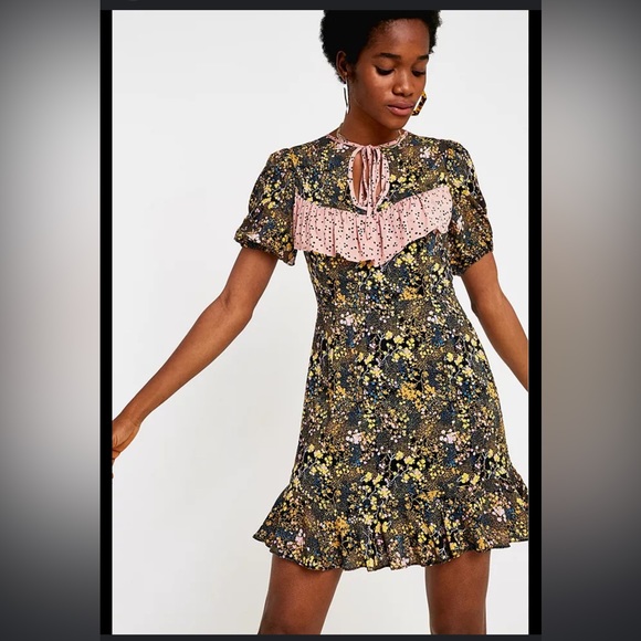 Urban Outfitters Sinclair Floral Puff Sleeve Mini Dress - Picture 3 of 13